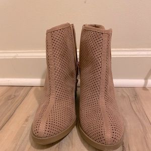 Soda, booties, size 7